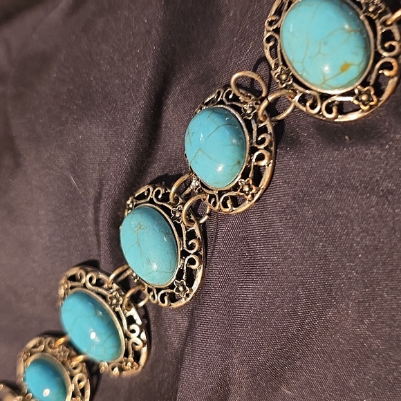 Turquoise and Gold Filigree Bracelet - Picture 2 of 3